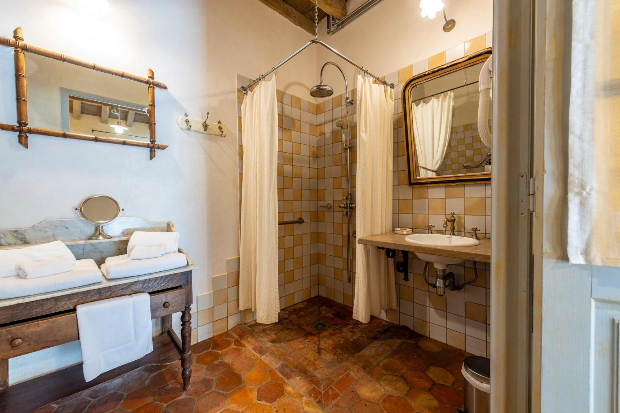 Hotel De La Beursaudiere Nitry Bagian luar foto