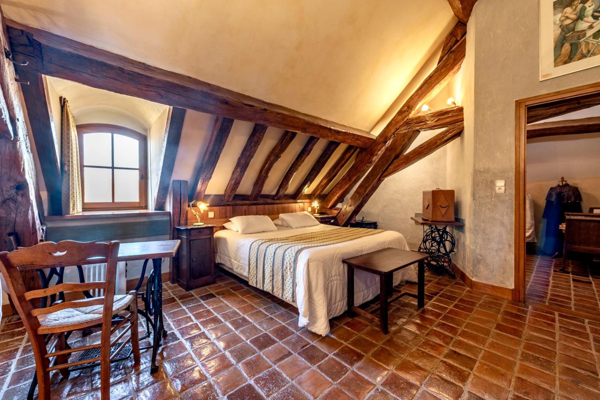Hotel De La Beursaudiere Nitry Bagian luar foto