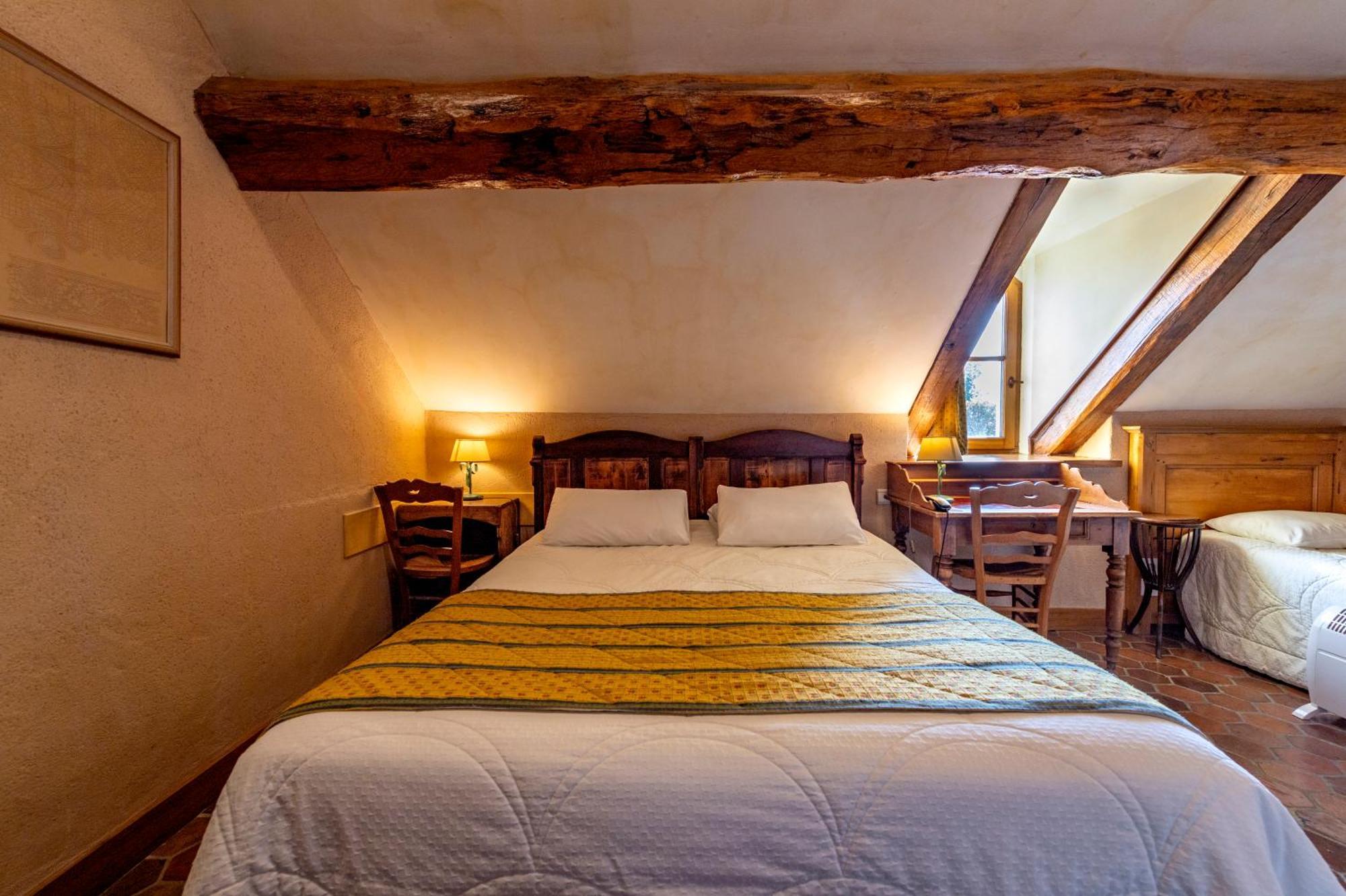 Hotel De La Beursaudiere Nitry Bagian luar foto