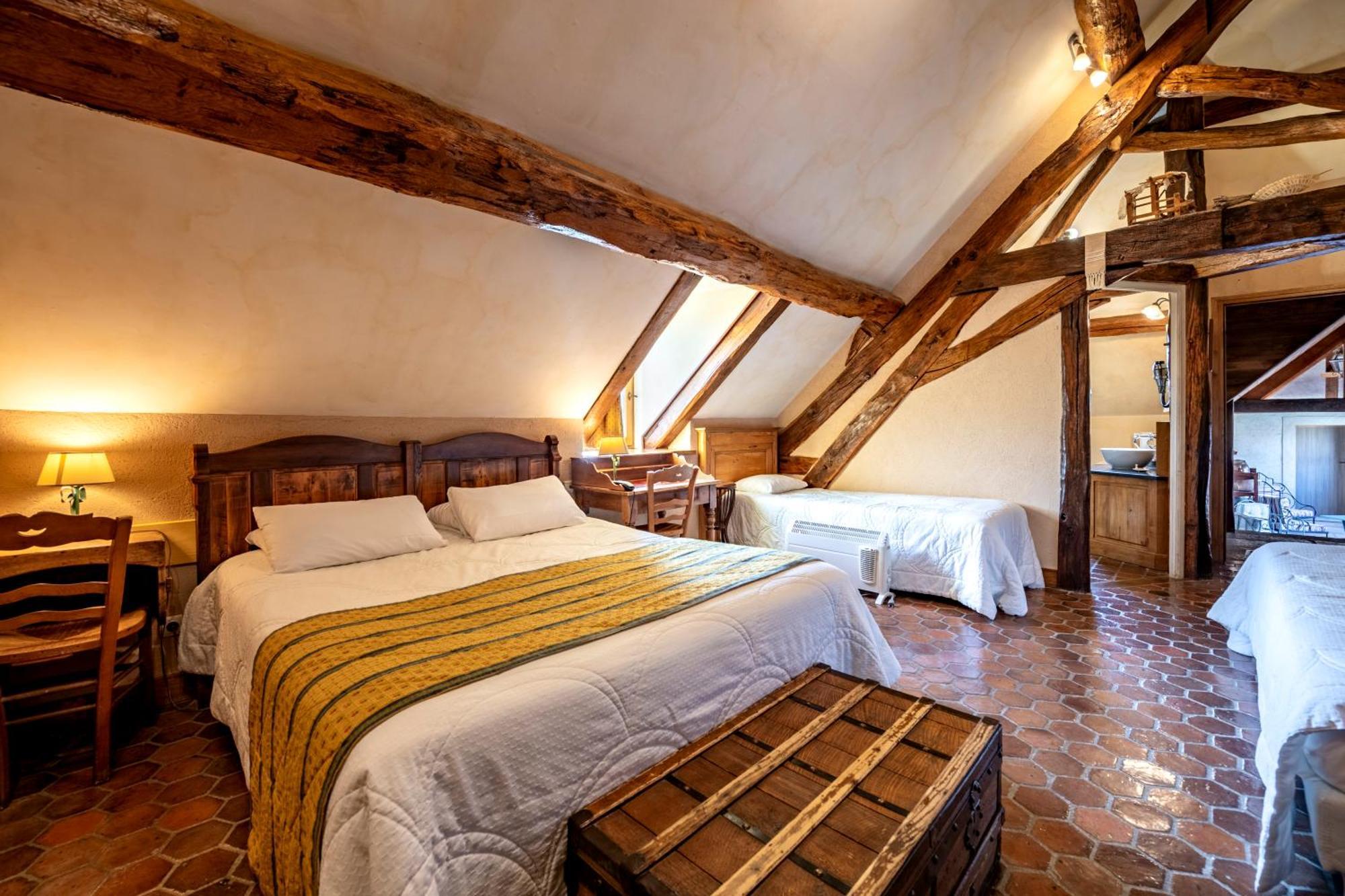 Hotel De La Beursaudiere Nitry Bagian luar foto