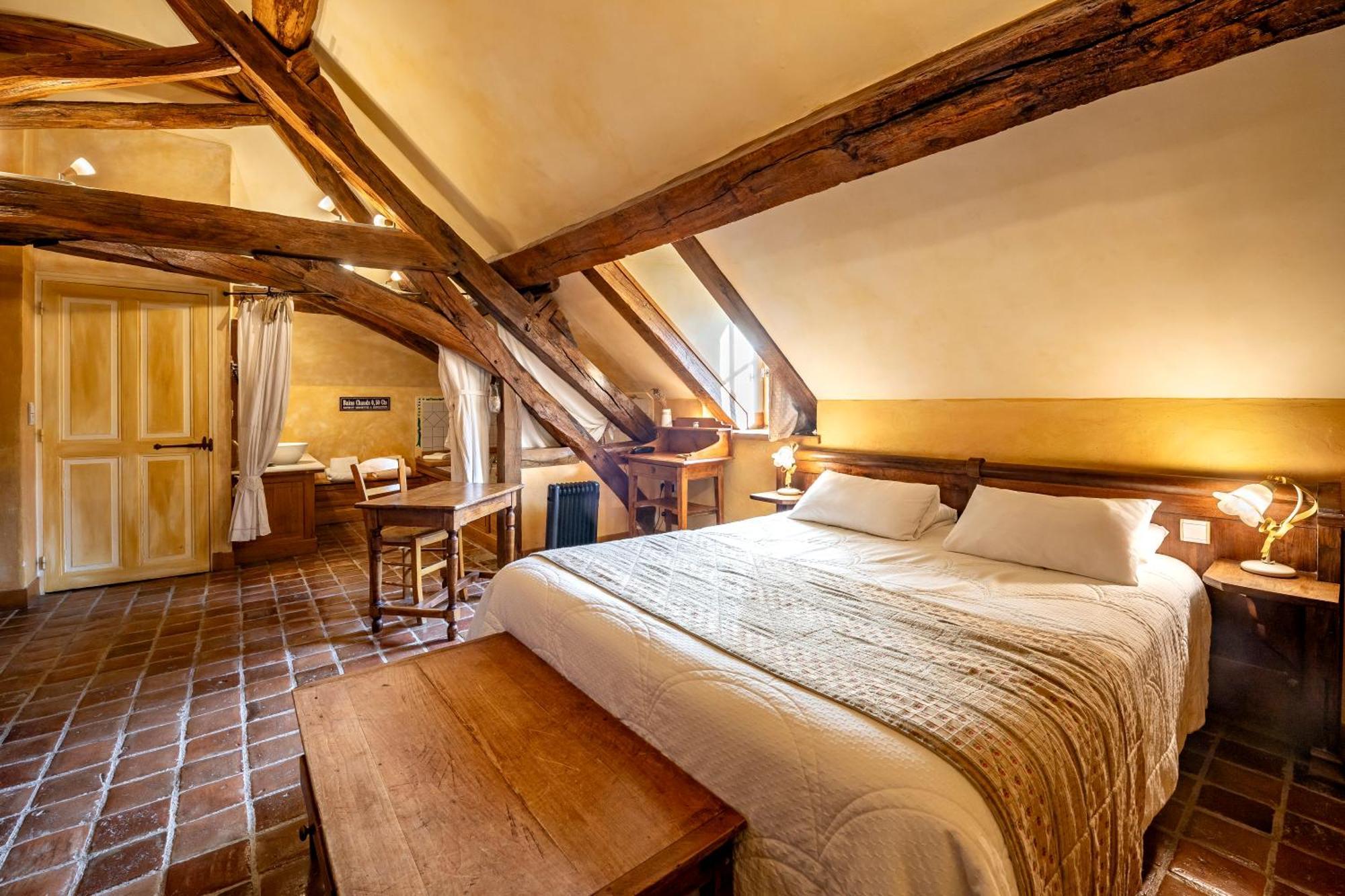 Hotel De La Beursaudiere Nitry Bagian luar foto