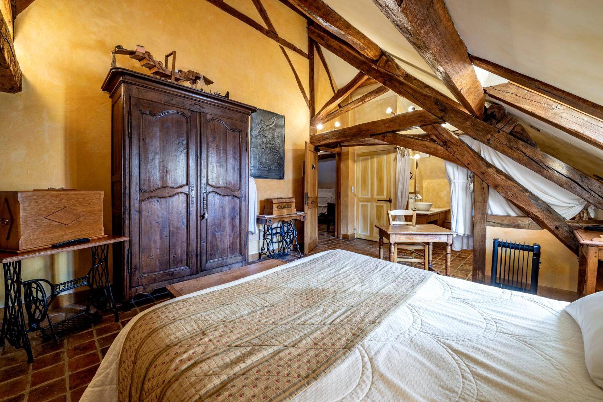 Hotel De La Beursaudiere Nitry Bagian luar foto