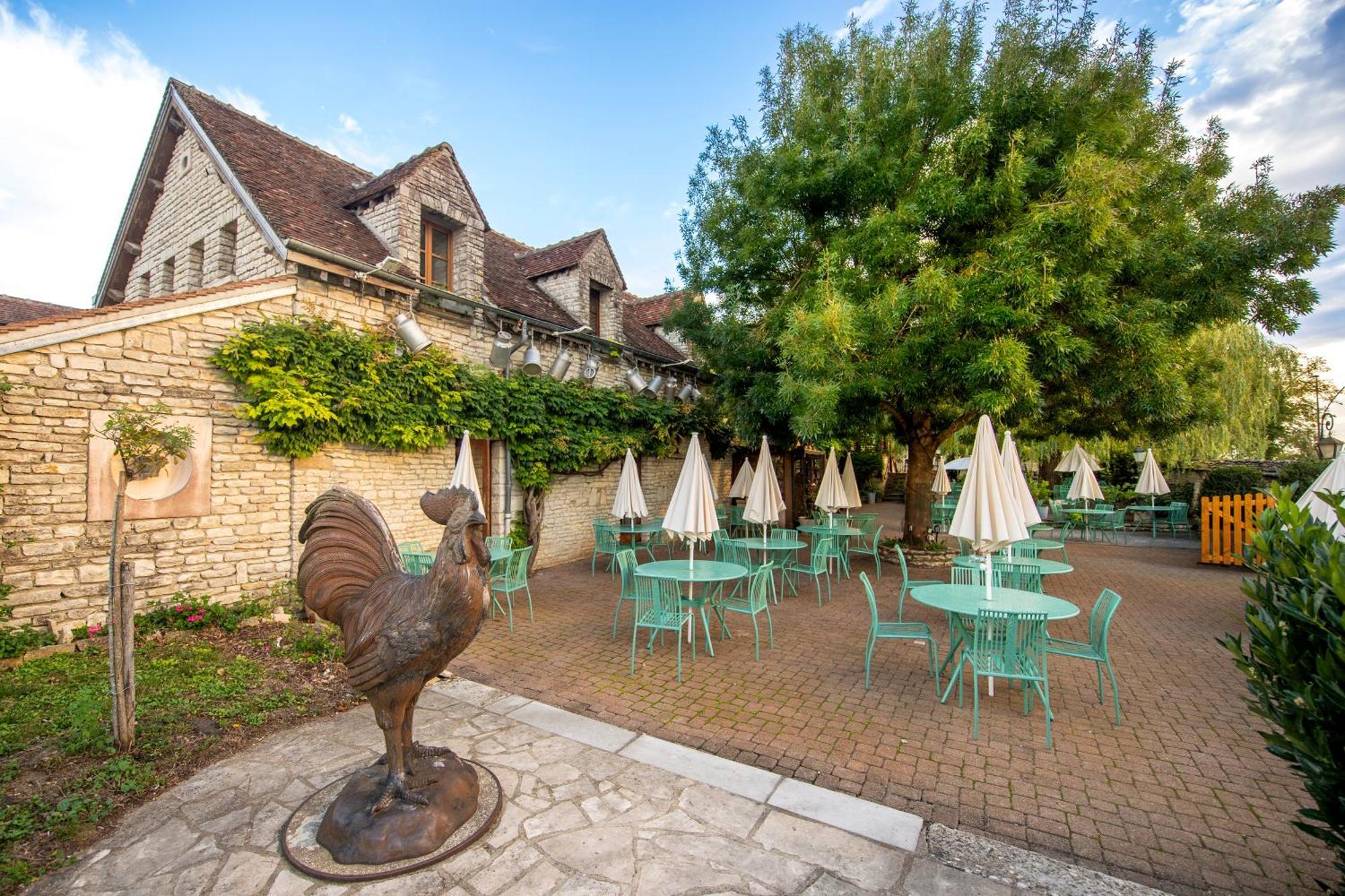Hotel De La Beursaudiere Nitry Bagian luar foto