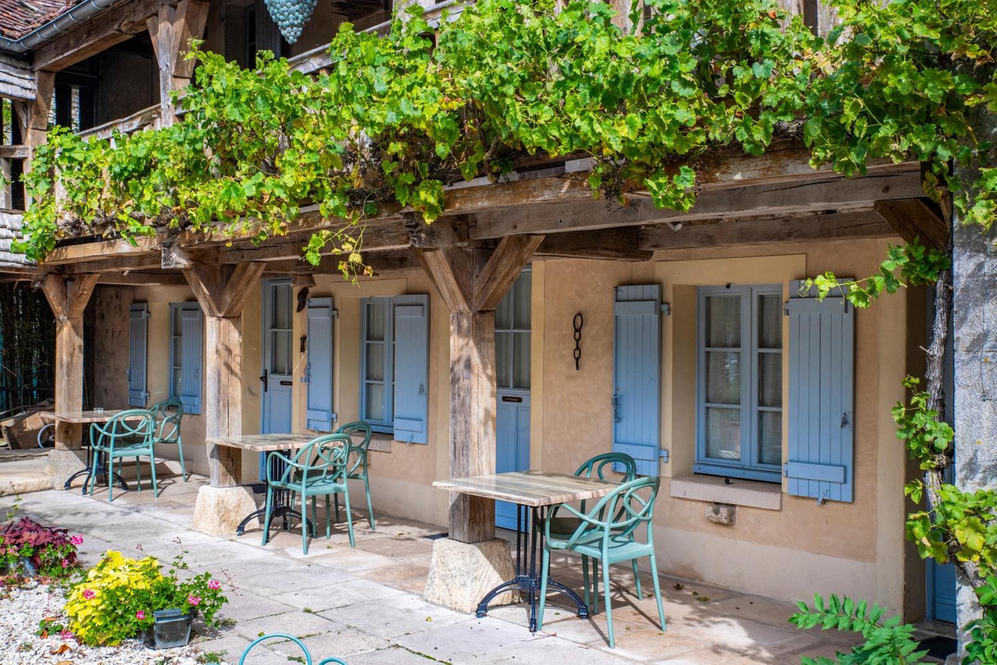 Hotel De La Beursaudiere Nitry Bagian luar foto