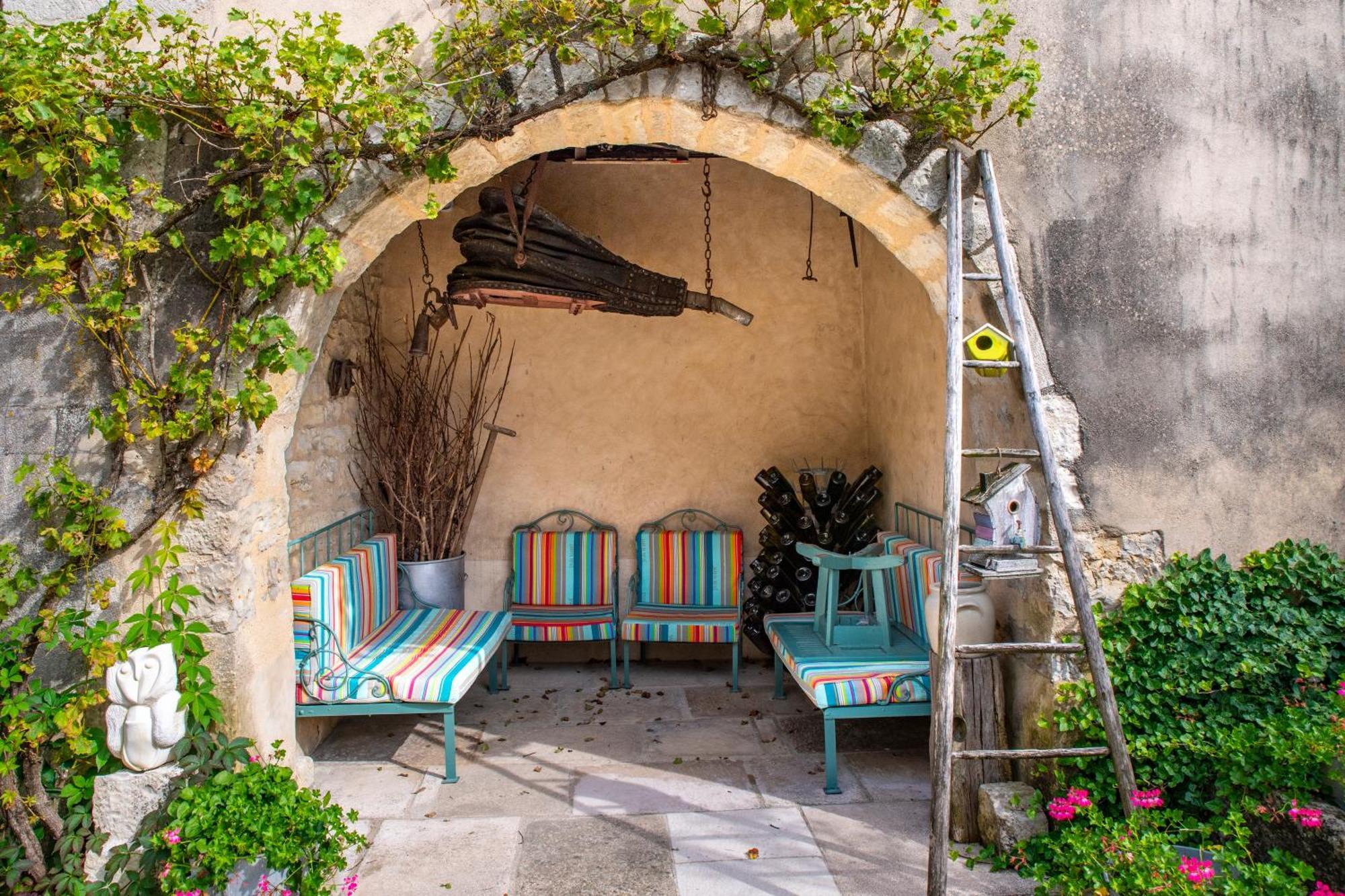 Hotel De La Beursaudiere Nitry Bagian luar foto