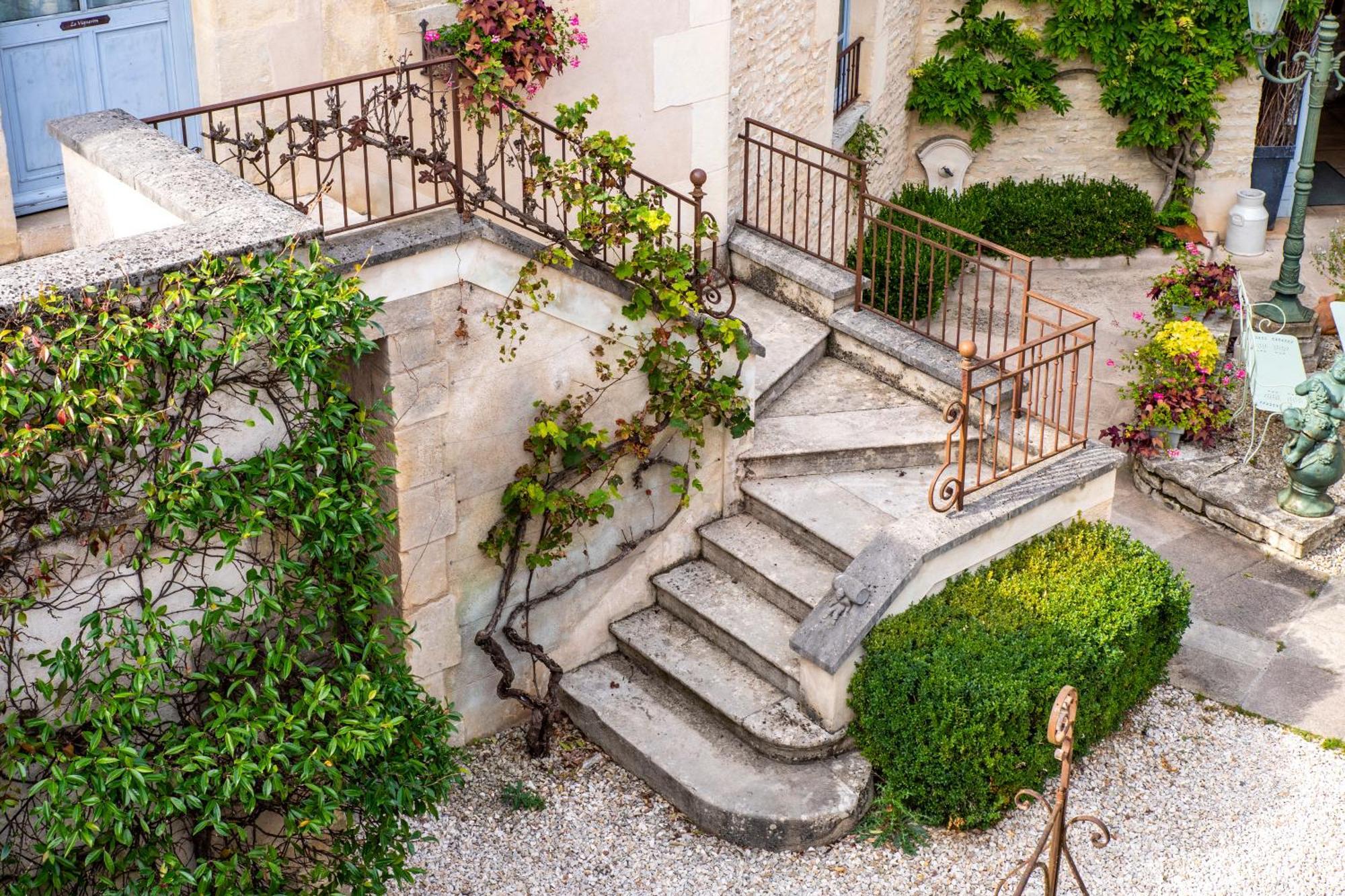 Hotel De La Beursaudiere Nitry Bagian luar foto