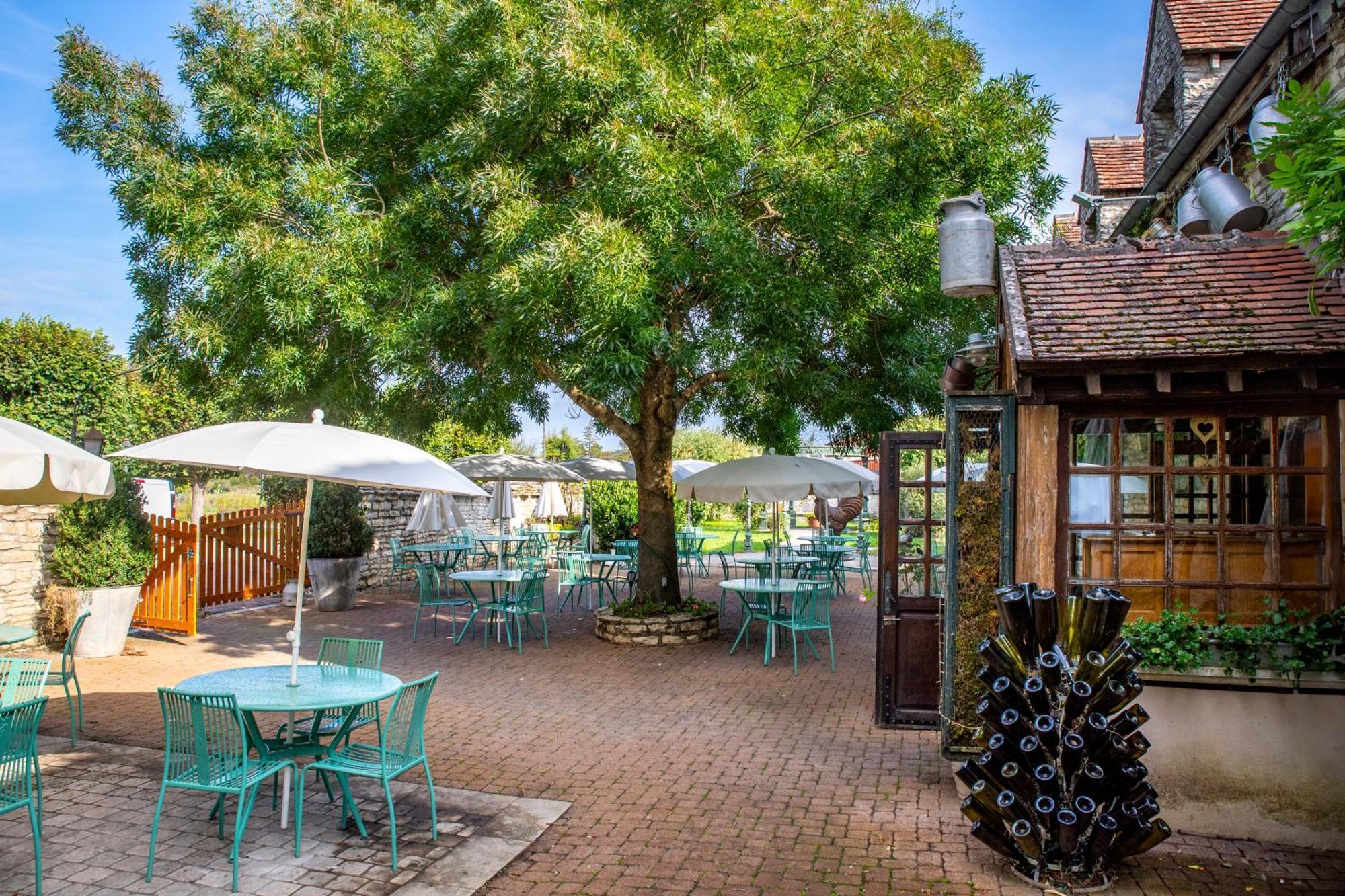 Hotel De La Beursaudiere Nitry Bagian luar foto