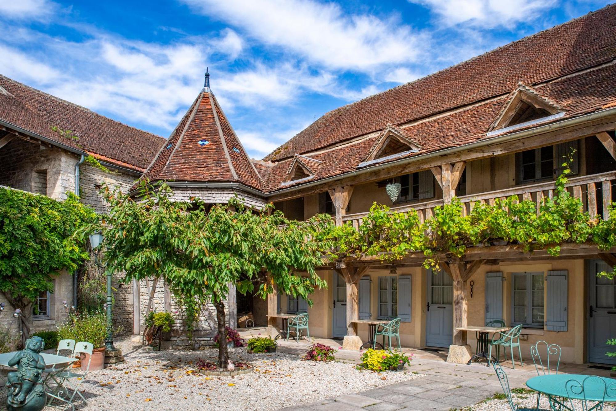 Hotel De La Beursaudiere Nitry Bagian luar foto