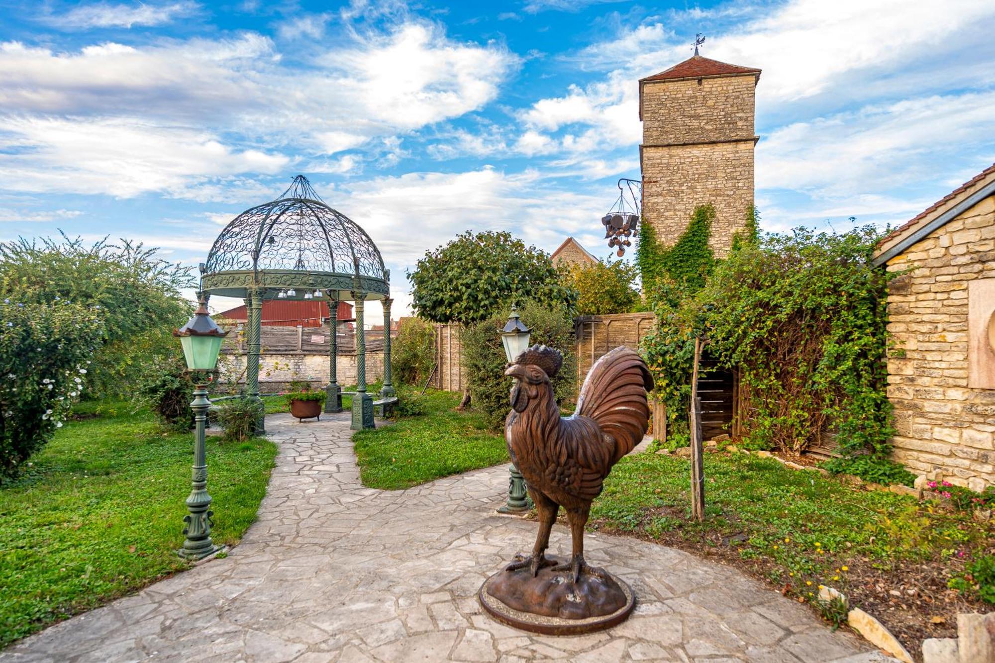 Hotel De La Beursaudiere Nitry Bagian luar foto