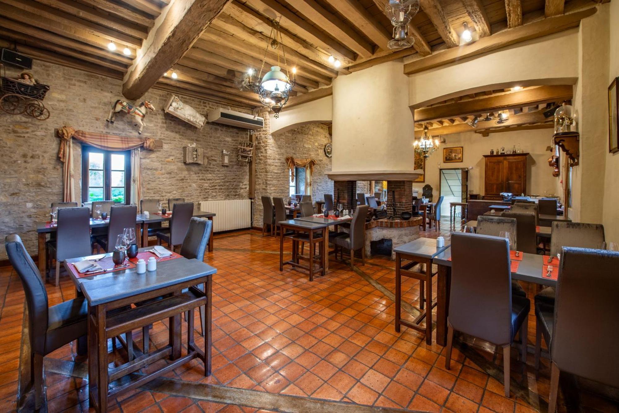 Hotel De La Beursaudiere Nitry Bagian luar foto