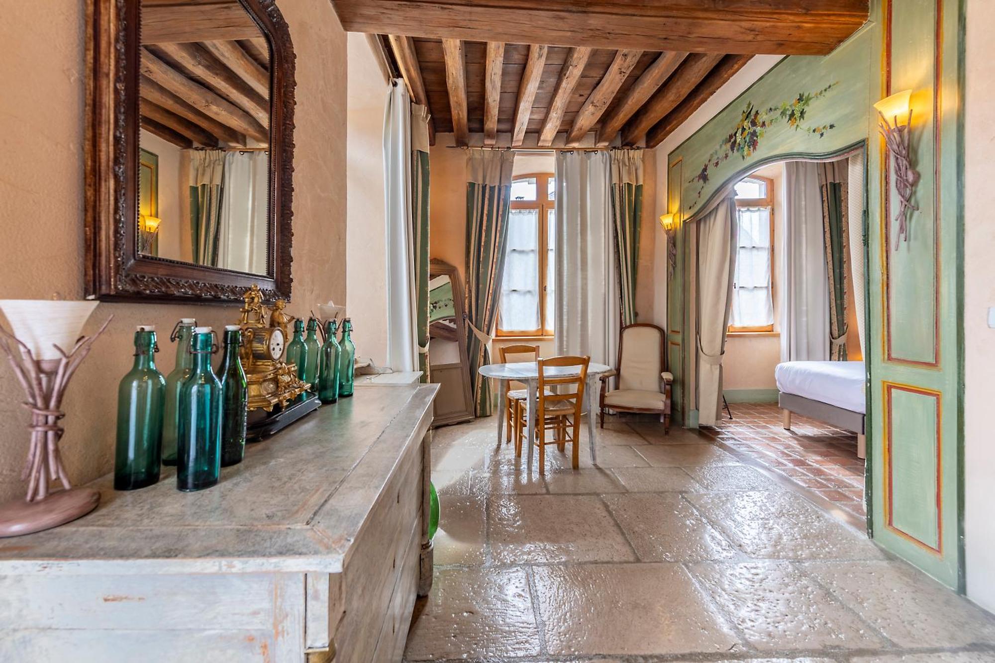 Hotel De La Beursaudiere Nitry Bagian luar foto
