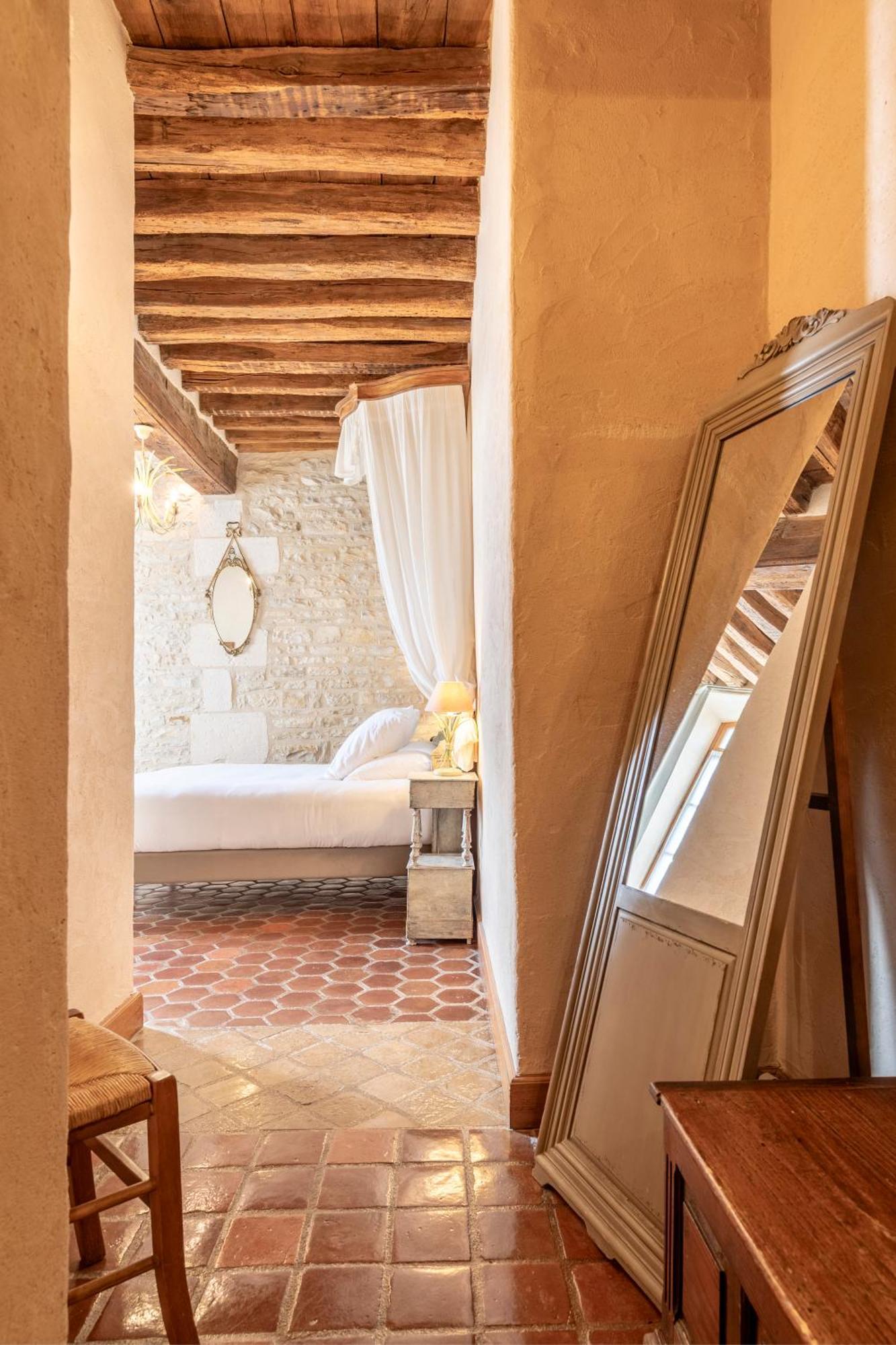 Hotel De La Beursaudiere Nitry Bagian luar foto