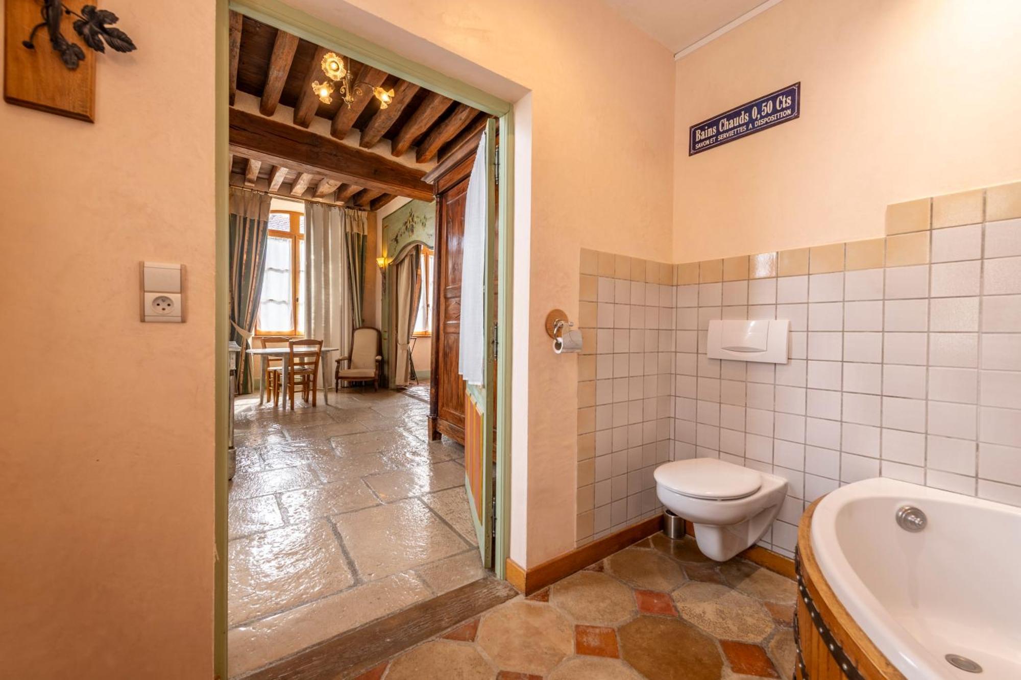 Hotel De La Beursaudiere Nitry Bagian luar foto