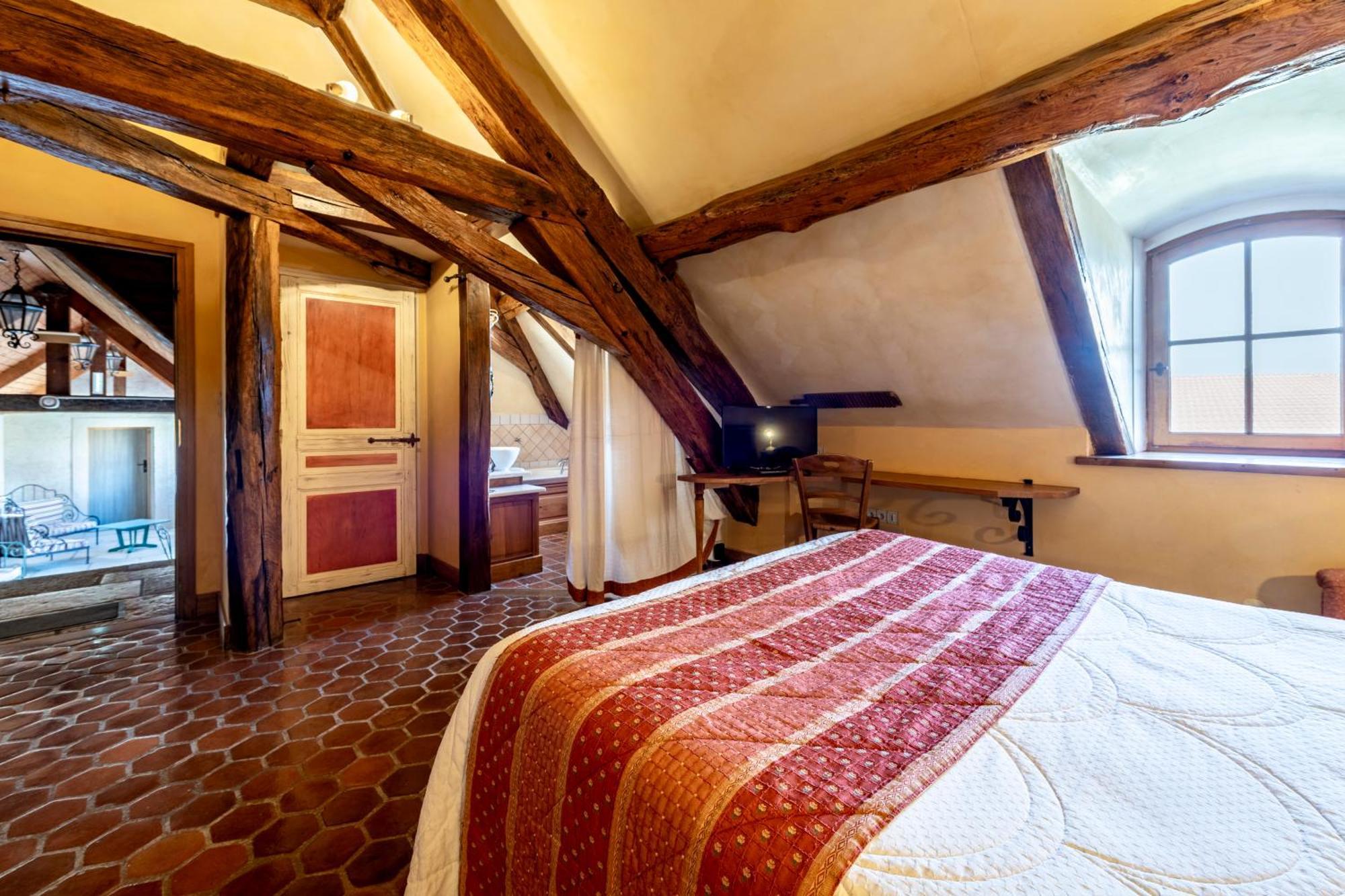Hotel De La Beursaudiere Nitry Bagian luar foto